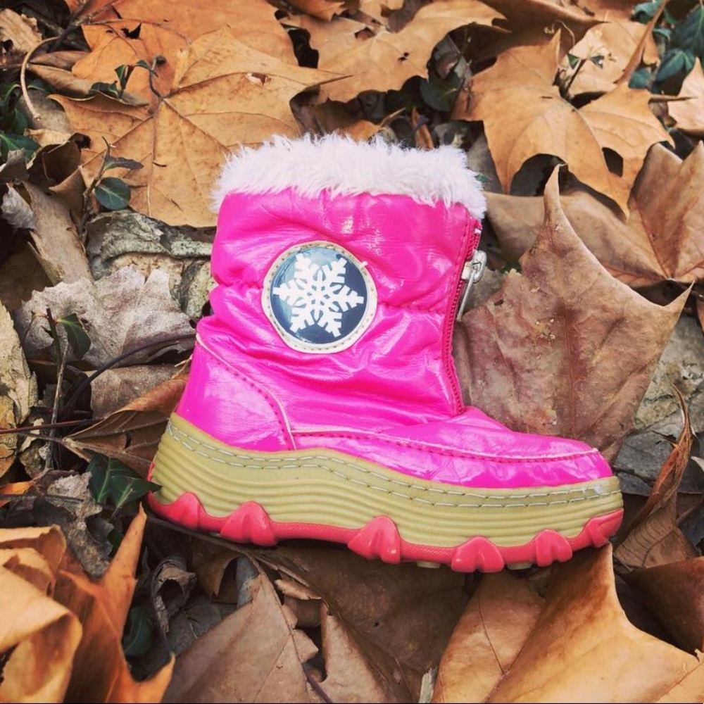 Hot Pink Baby Bass Snow Boots